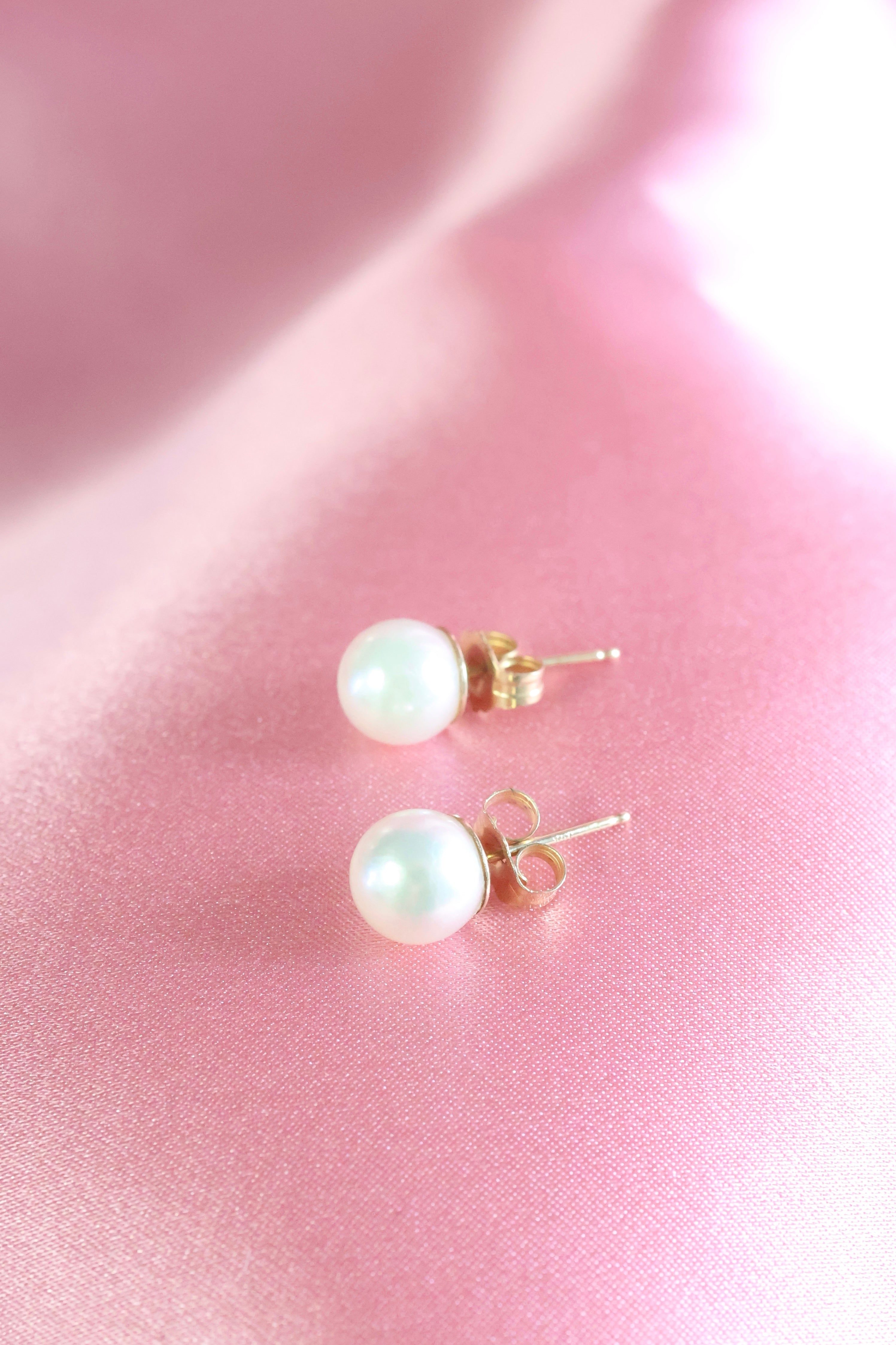 Pearl Stud Earrings | 14K Yellow Gold