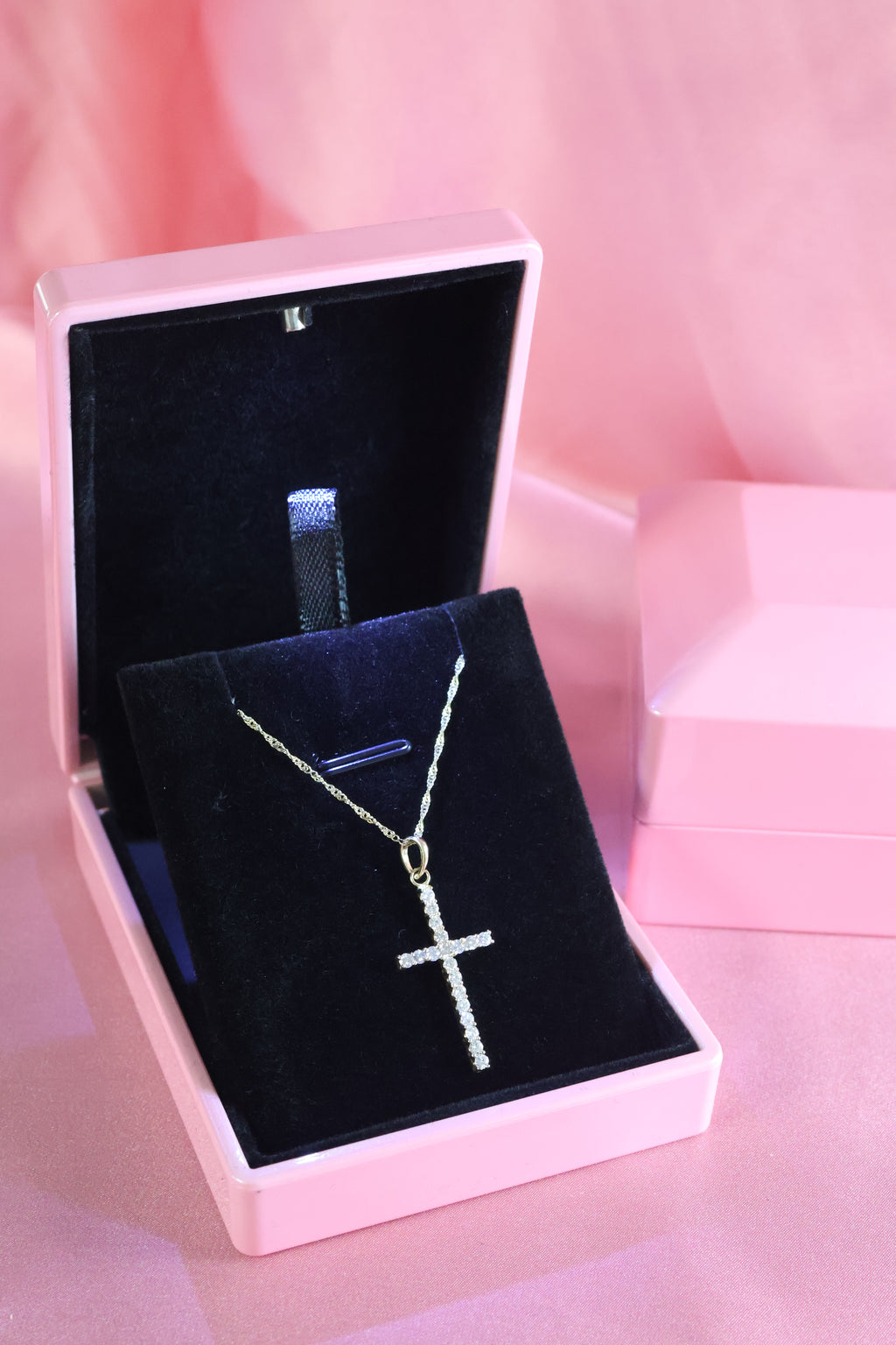 Natural Diamond Cross Pendant | 14K Gold