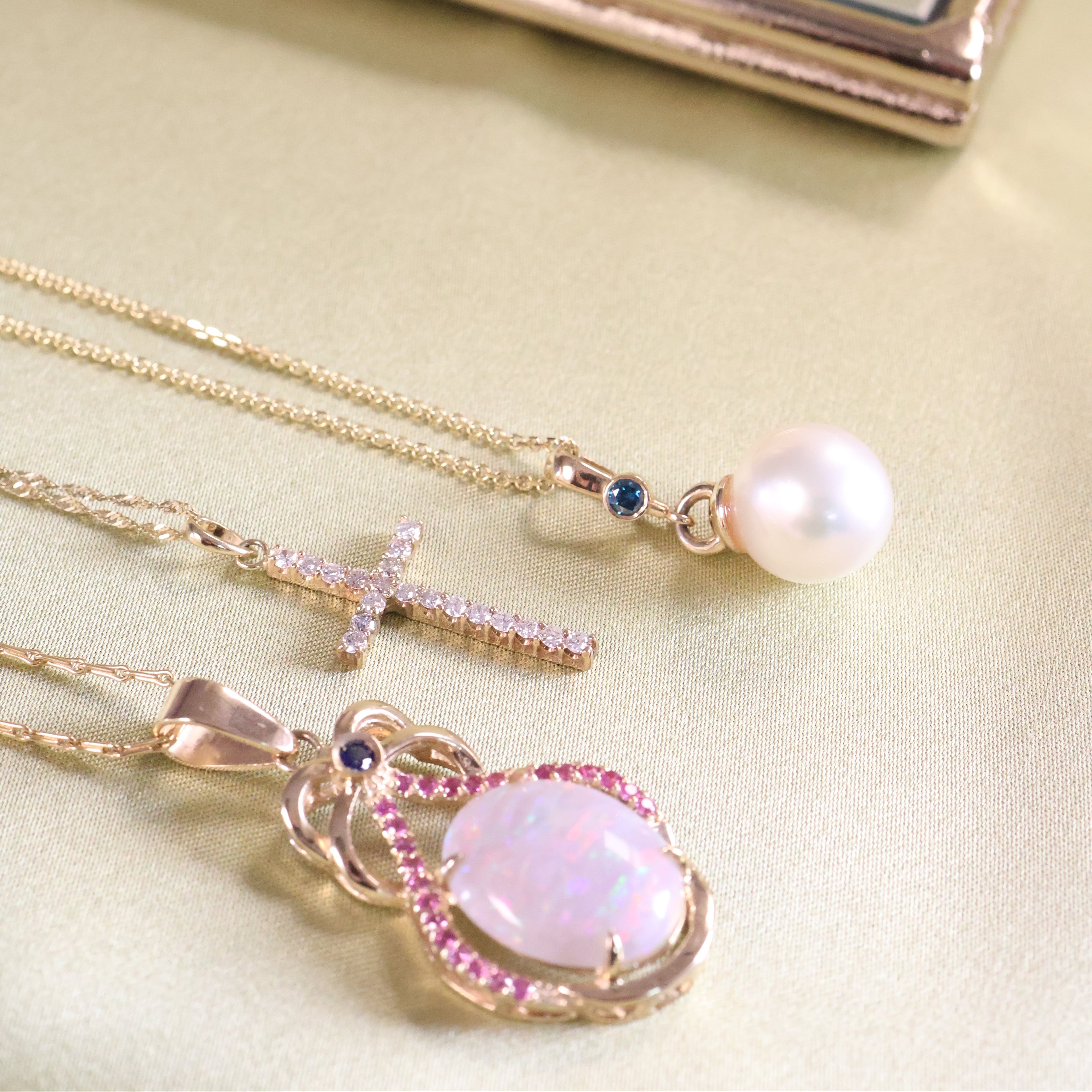 Natural Pearl Drop Pendant Necklace | 14K Yellow Gold