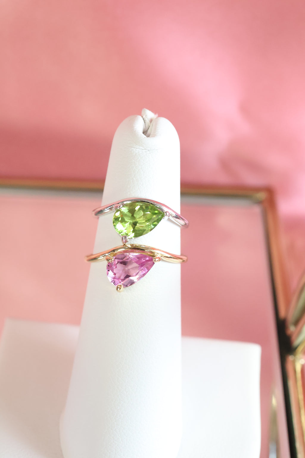 Pear Solitaire Twist Ring | 14K Gold